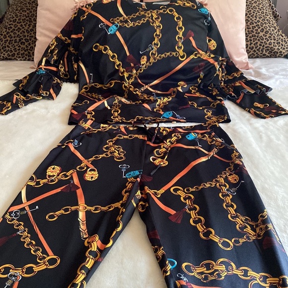 NWT “Two Hearts” Chainlink Print Top with Ruffles in Sleeves Size Plus 1X - Picture 14 of 14